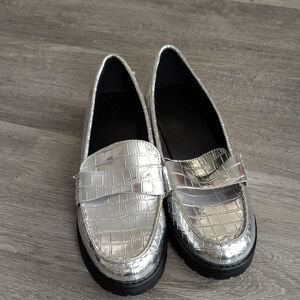 Old Navy Metallic Silver Croc-Embossed Loafers
